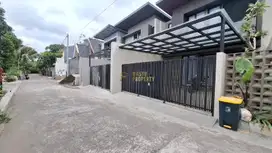 RUMAH BARU 2 LANTAI FULLY FURNISHED DEKAT STADION MAGUWOHARJO