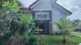 DIJUAL RUMAH DIPERUMAHAN ELIT