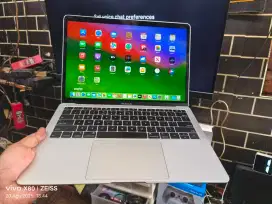 Macbook Air 2019 Mulus Normal Siap Pakai