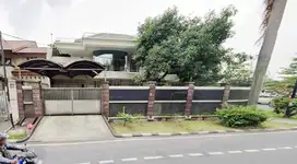 Rumah Hook Mewah di Puri Indah Kembangan – 752 m² SHM, Dekat Mall & RS
