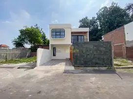 RUMAH 2 LANTAI, SIAP HUNI DALAM RING ROAD MAGUWOHARJO
