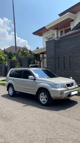 NISSAN X-TRAIL 2.5 ST BENSIN - AT - 2005