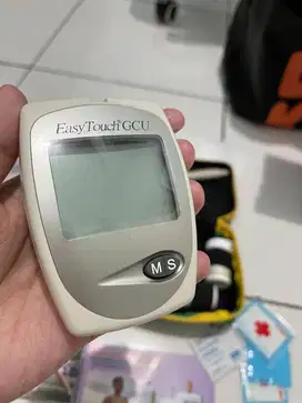 Easy Touch GCU / Alat tes Gula Darah / Kolesterol / Asam Urat