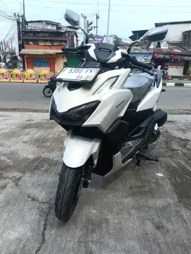 Honda Vario 160 ABS – Putih Kinclong, Motor Stylish Zaman Now