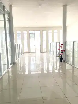 Gudang 18x80 Luas 897 Lokasi Pinggir Jalan Cakung Jakarata Timur