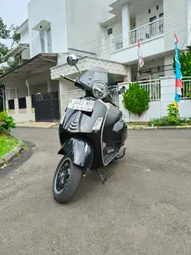 DIJUAL CEPAT VESPA GTS, 4V I GET, ABS 2019 HITAM MULUS