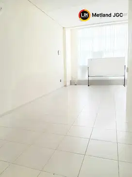 Ruang Kantor Lantai 2 di Ruko Metland Menteng, Cakung, Jakarta Timur