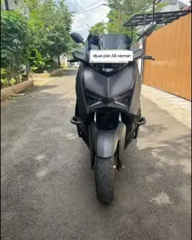 Yamaha Xmax 2025 tipe tertinggi