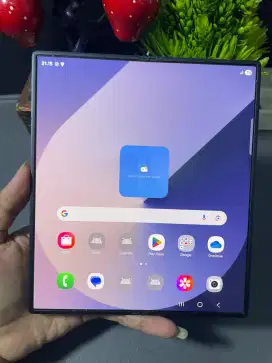 SAMSUNG Z FOLD 6 5G RAM 12/256GB ORIJINAL SEIN NORML

TAMPILAN MEWA