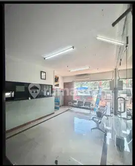 Disewakan Ruang Usaha LT. 757 Pinggir Jalan  di Cempaka Putih Jakarta