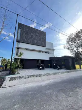 Villa 3 Lantai Full Furnish Dekat SCH Sleman Yogyakarta VL 008