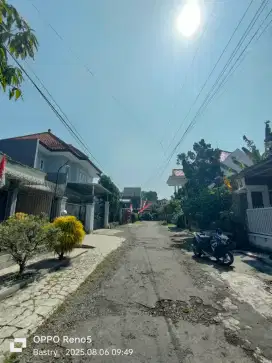 BU Kost Depan Gerbang Kampus UB Bunga Srigading Soekarno Hatta