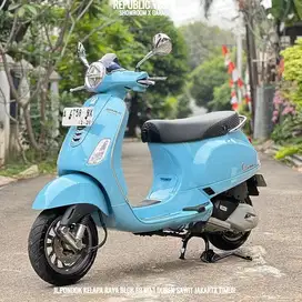 DIJUAL VESPA LX 125 IGET LED TH 2021 RARE COLOUR PERFECT CONDITION