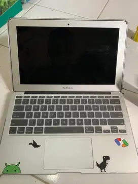 macbook air 2011 4/128 jual cepat bu