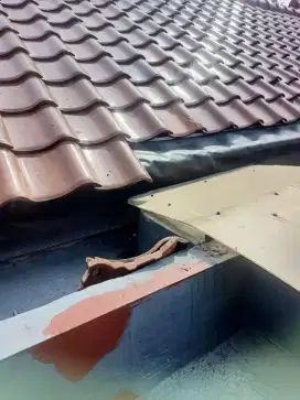 Tukang atap bocor ganti atap rumah