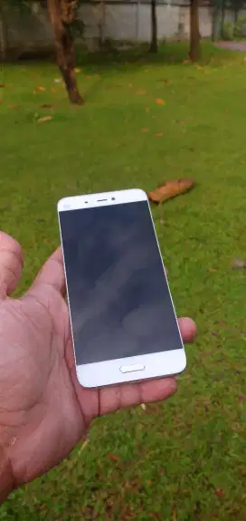 Xiaomi Mi 5 3/64 Matot Bodi Mulus 99%