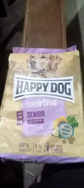 Makanan anjung happy dog 4 kg