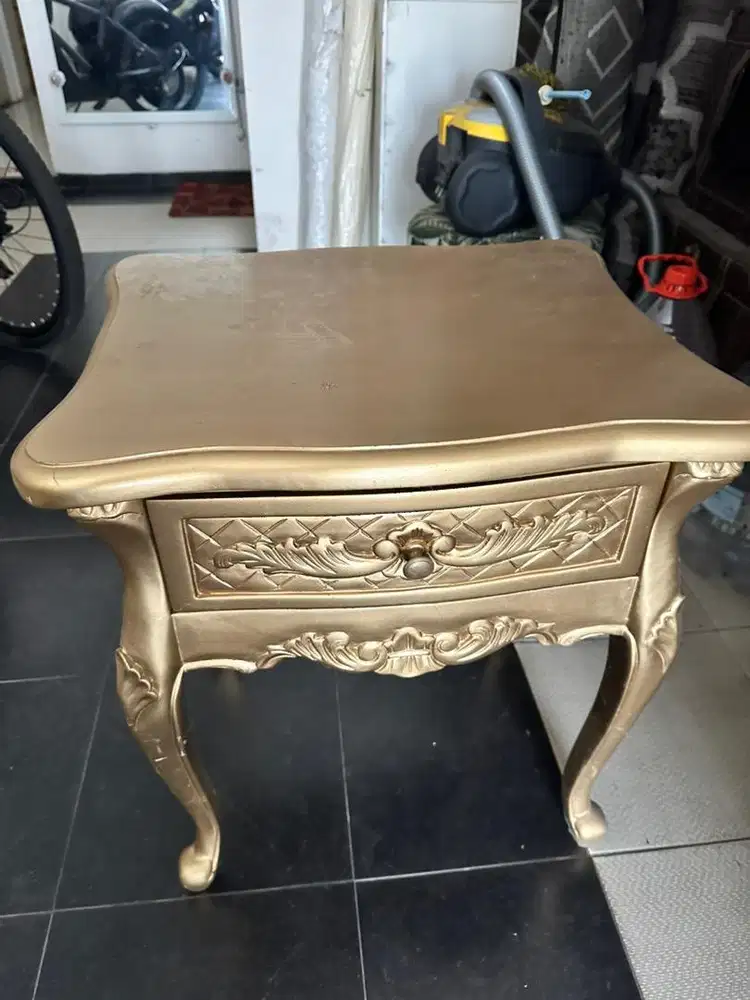 Meja konsul warna emas asli jepara