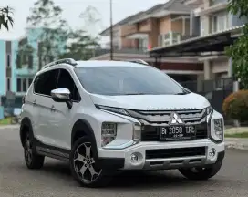 Xpander Cross Premium Package AT 2021 Putih Mutara