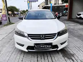 Dp 5juta. Honda ACCORD VTIL 2013 AT PUTIH