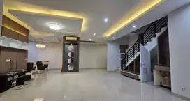 Dijual Rumah Hoek 2,5 Lantai Siap Huni Di Grand Orchard Kelapa Gading