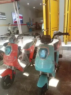SEPEDA LISTRIK UWINFLY M60