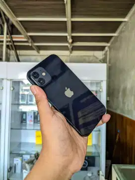 Iphone 12 128gb iBox fullset original dan bergaransi. TT juga bisa
