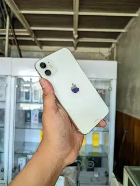 Iphone 11 64gb iBox mulus fullset original. TT juga bisa