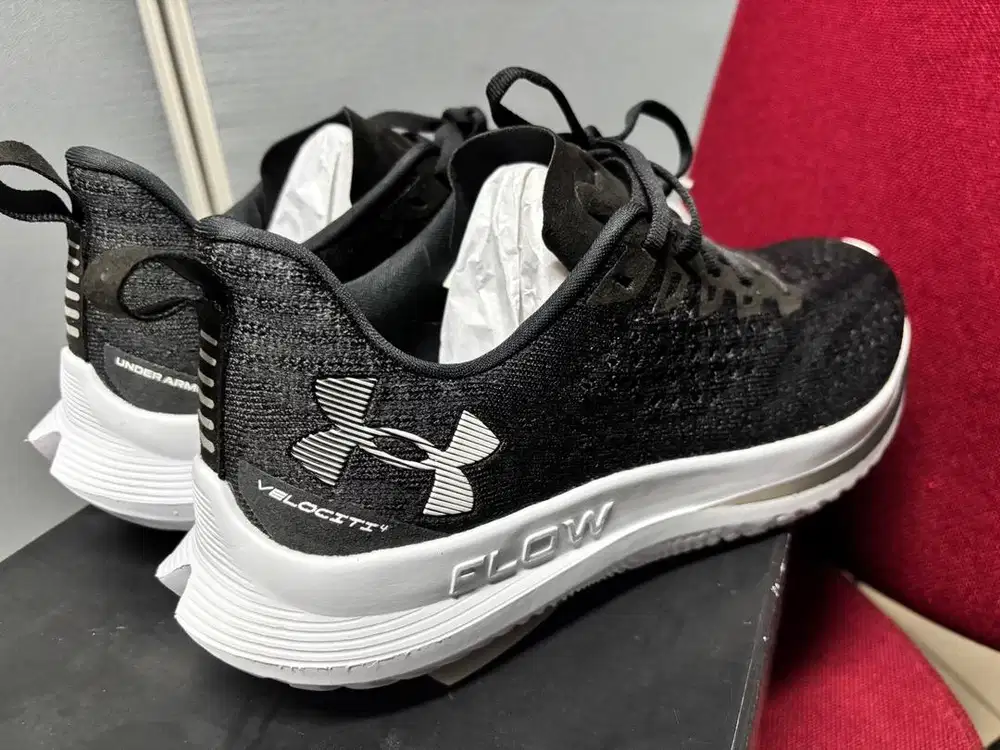 Sepatu Under Armour UA Velociti 4 size 44/28cm