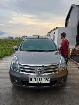Dijual Nissan Grand Livina Bekas