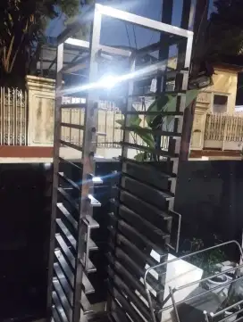 Rak Trolly Stenlis