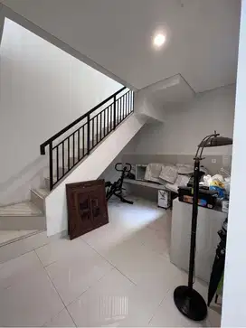 Rumah PRECIA EMINENT BSD di Jalan Utama Siap Huni DEKAT PRASMUL