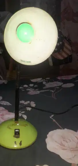 Lampu belajar anak