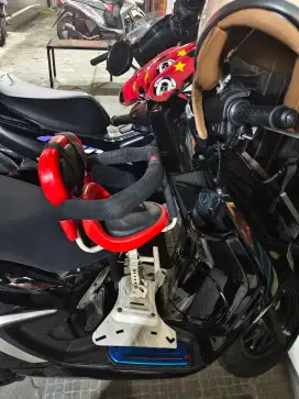 Boncengan anak motor matic