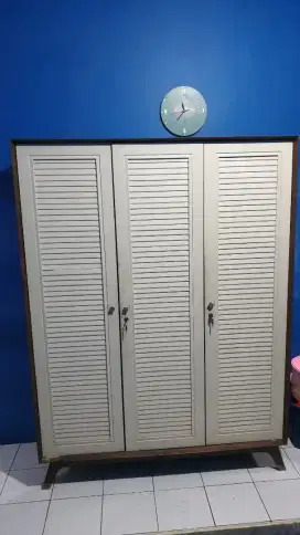 Lemari kokoh jual murah
