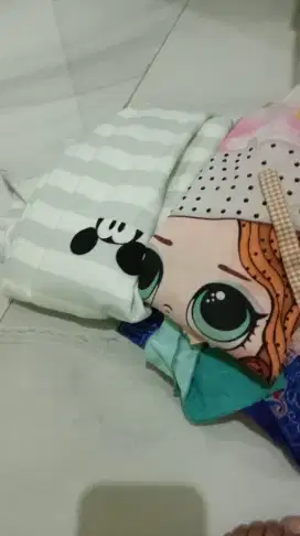 Baju bekas untuk anak perempuan usia tanggung