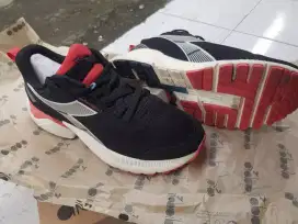 Sepatu diadora ori