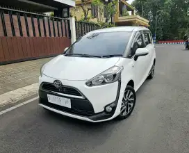 Sienta V matic 2017 istimewa