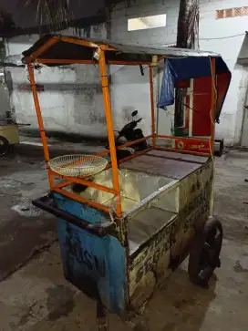 Gerobak bekas cireng isi