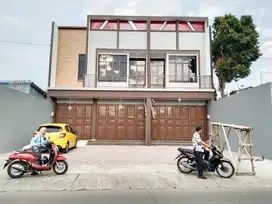 Ruko Mewah Ruangan Pinggir Jalan Raya Jual Murah dekat Tol Jatiasih