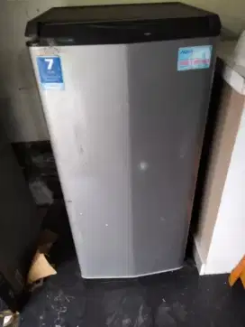 Kulkas 1 pintu aqua original