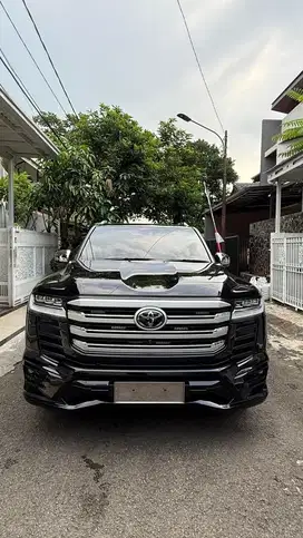 Land Cruiser 300 VXR