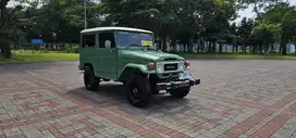 Hartop FJ40 4x4 thn 1981 Bensin, Original Cat dan Interior Simpanan