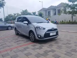 Toyota Sienta V 1.5 metik 2016 Dp 5jtan