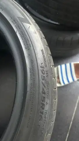 Hampir baru kondisi 99%