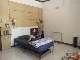 KAMAR KOS LUAS & PRIVATE DI TEBET DENGAN AKSES MUDAH UNTUK CAT LOVER