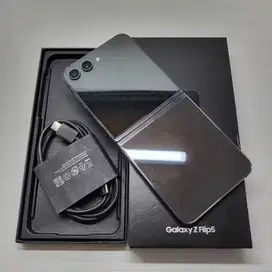 LIKE NEW 99% SAMSUNG GALAXY Z FLIP 5 GRAPHITE 8/256 MULUS FULLSET