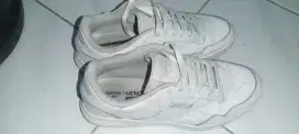 Sepatu Reebok size 40