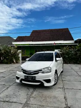 Toyota Etios Valco Tom's 2015