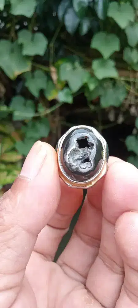 Batu akik combong unik